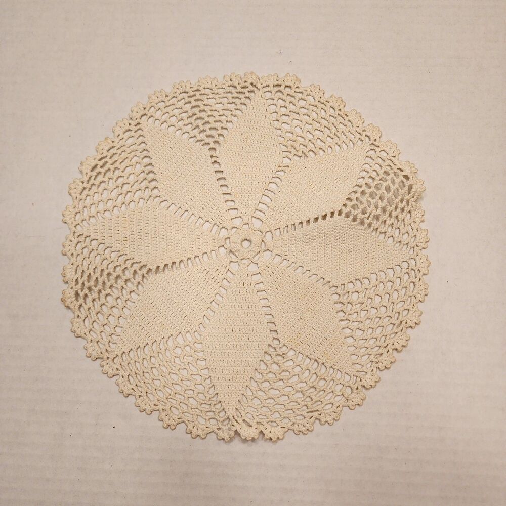 Circular Star patterned handmade crocheted cream doilie ~12 in